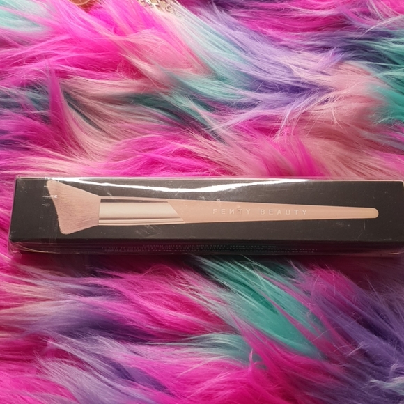 Fenty Beauty by Rihanna - Picture 2 of 3